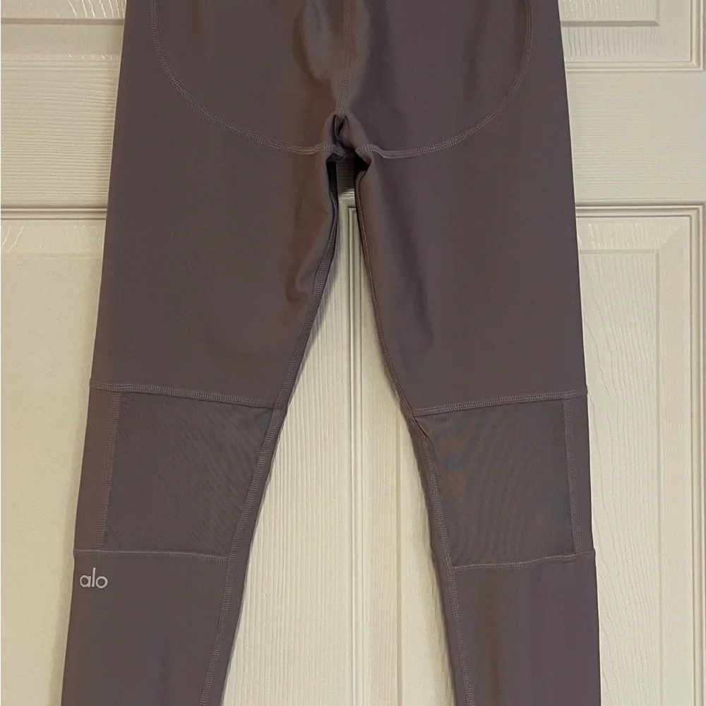 ALO Yoga, grayish purple color leggings. Size Small.